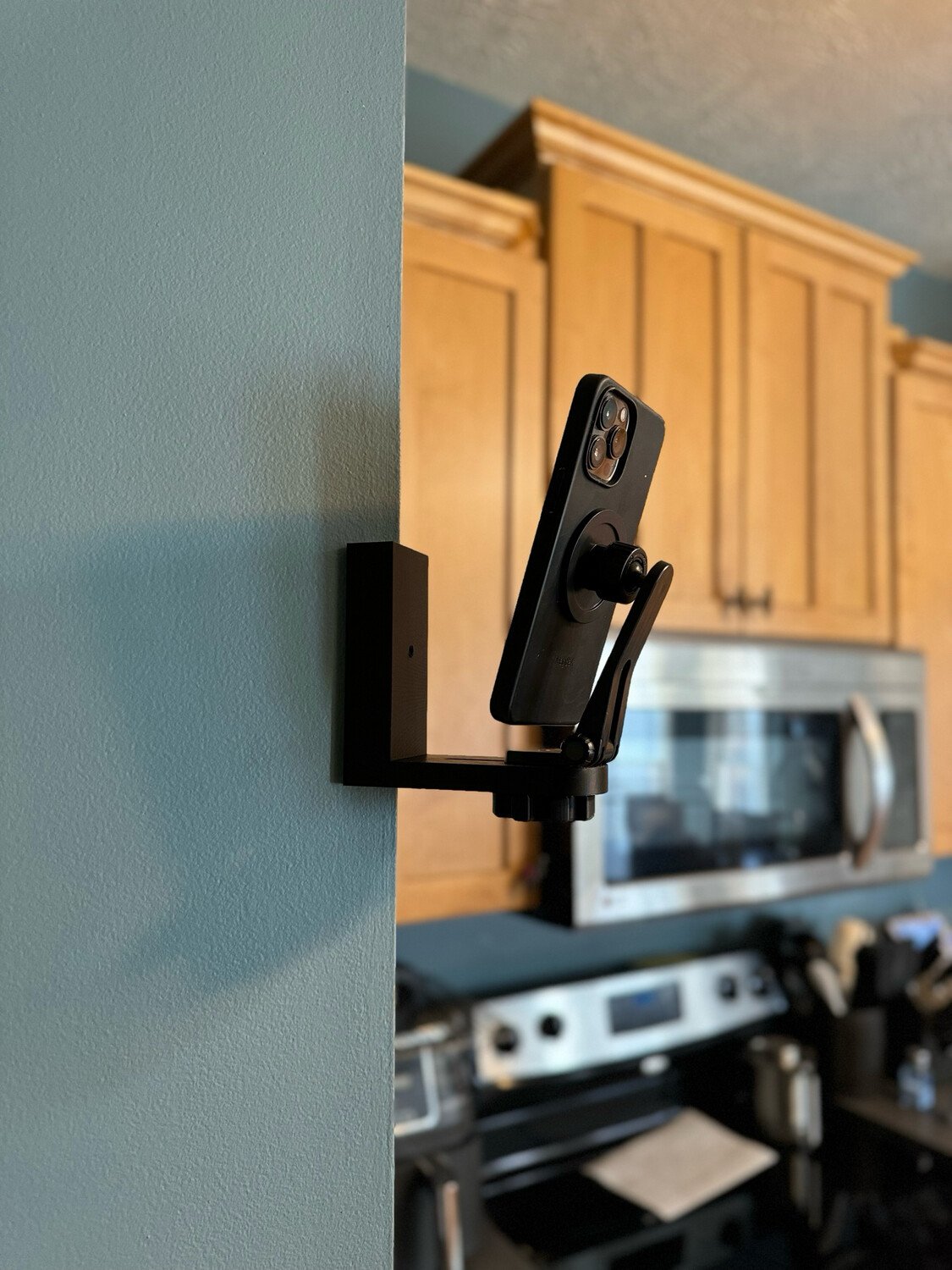 TheMagSys - Universal Corner Mount for 1/4-20 Ready Devices