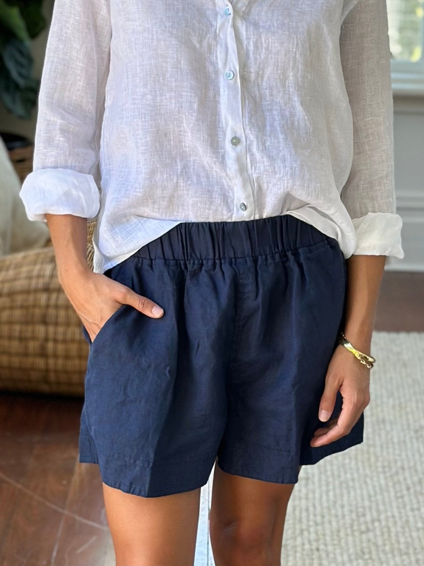 abbey short - navy linen