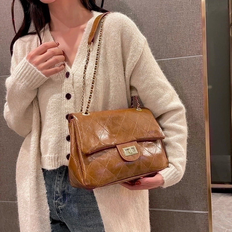 Women's Pu Leather Solid Color Vacation Sewing Thread Square Lock Clasp Shoulder Bag Messenger Bag