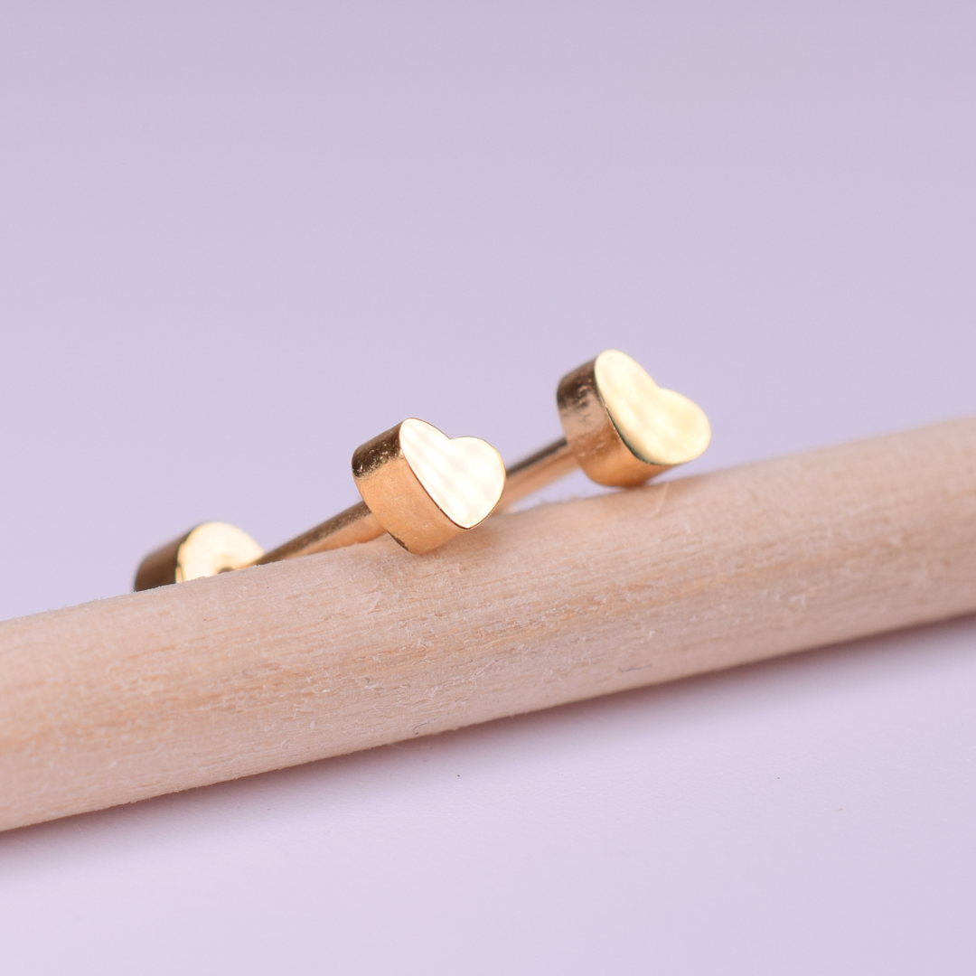 4mm Baby heart studs - Gold