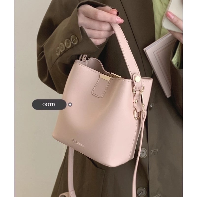 Women's Pu Leather Solid Color Elegant Magnetic Buckle Bucket Bag
