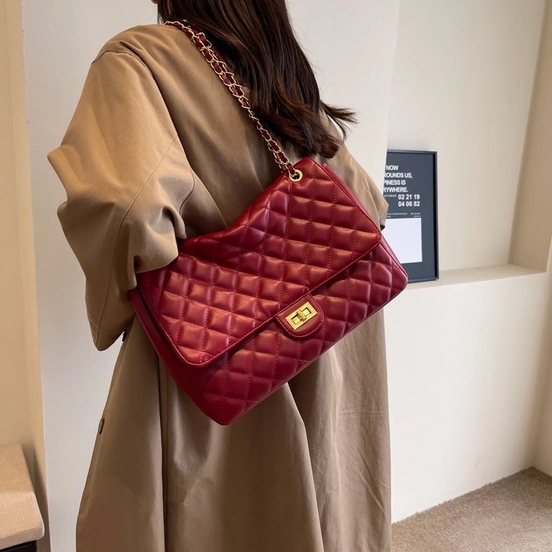 Women's Pu Leather Solid Color Classic Style Sewing Thread Square Lock Clasp Crossbody Bag