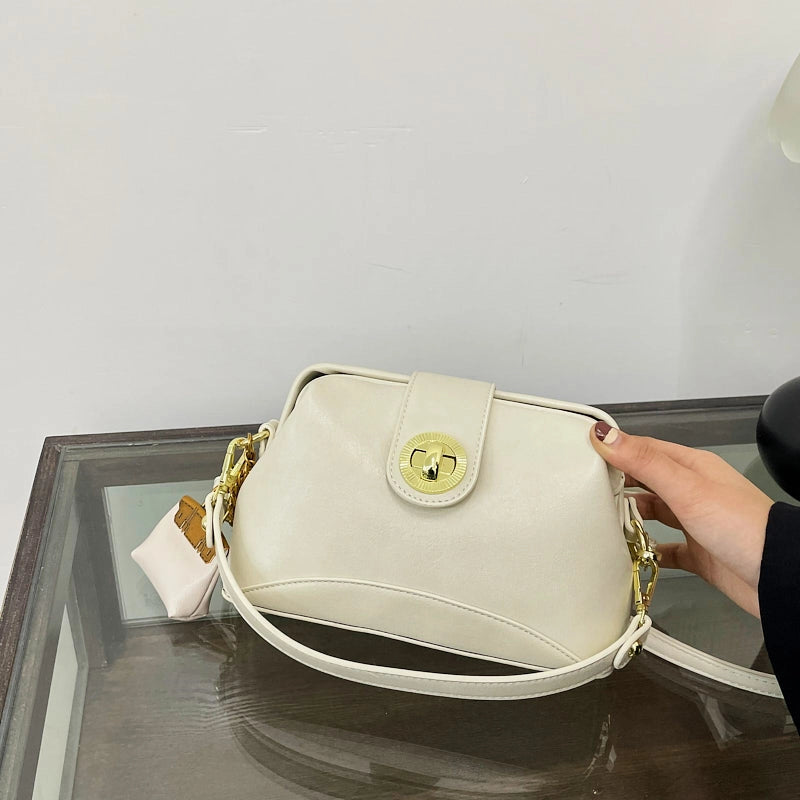Women's Medium Pu Leather Solid Color Classic Style Streetwear Square Lock Clasp Crossbody Bag