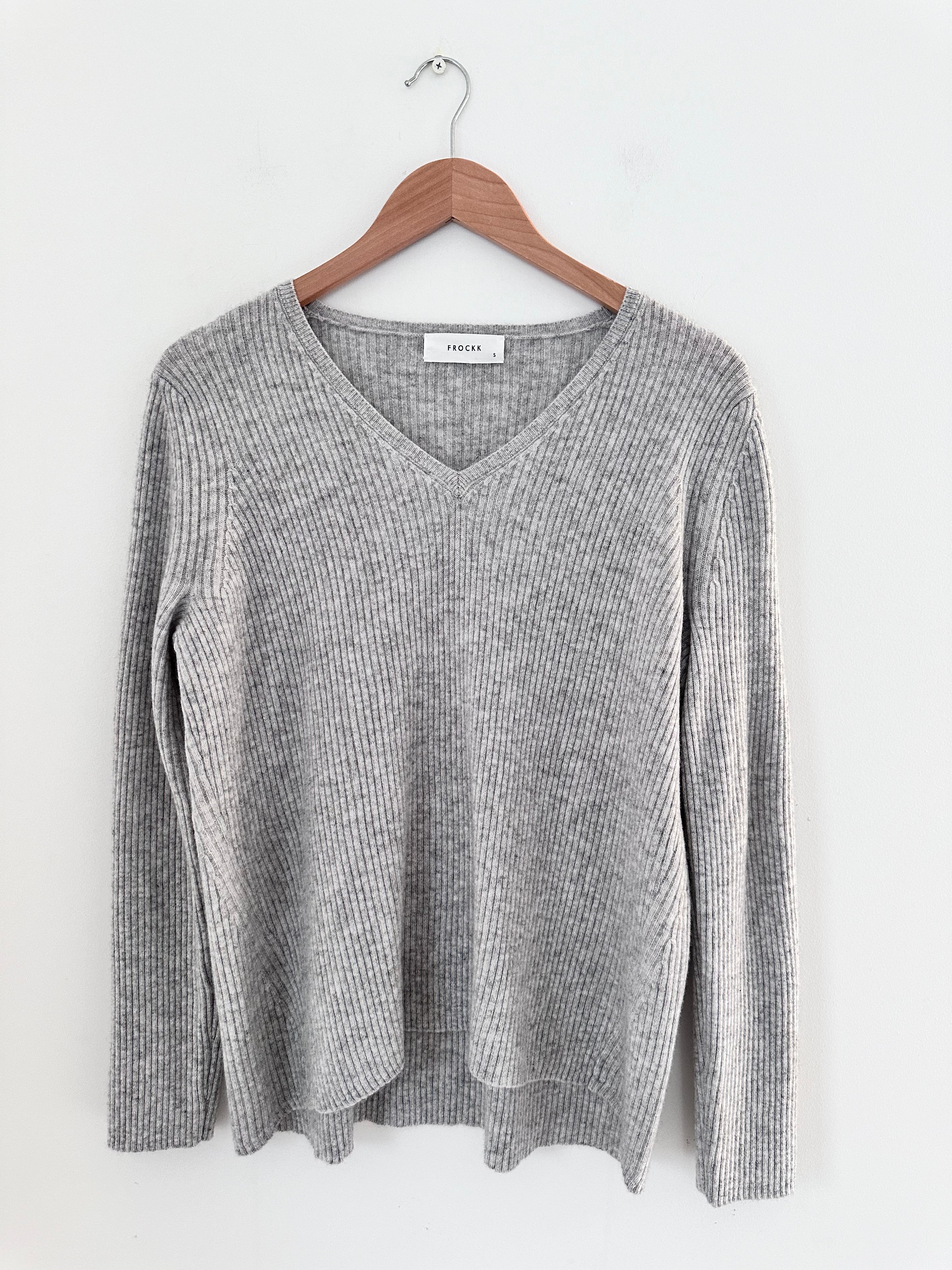 ribbed v neck cashmere -soft grey marle