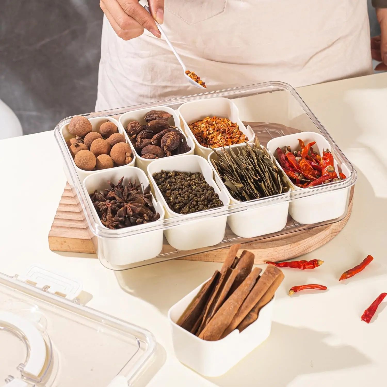 KITCHEN SEASONING STORAGE BOX 8-GRID SPICE BOX SEALED MOISTURE-PROOF SALT TANK