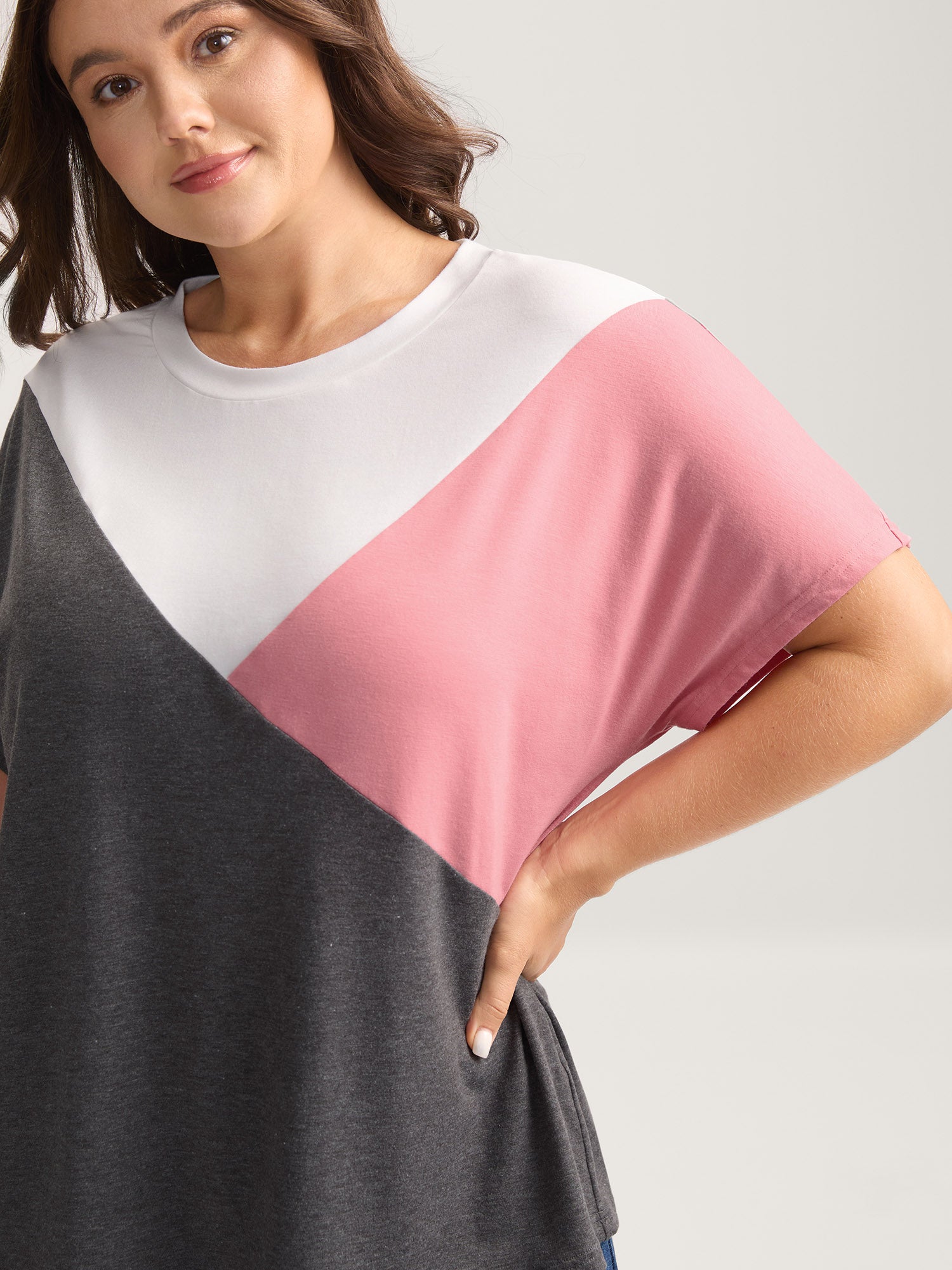 Color Block Round Neck T-Shirt