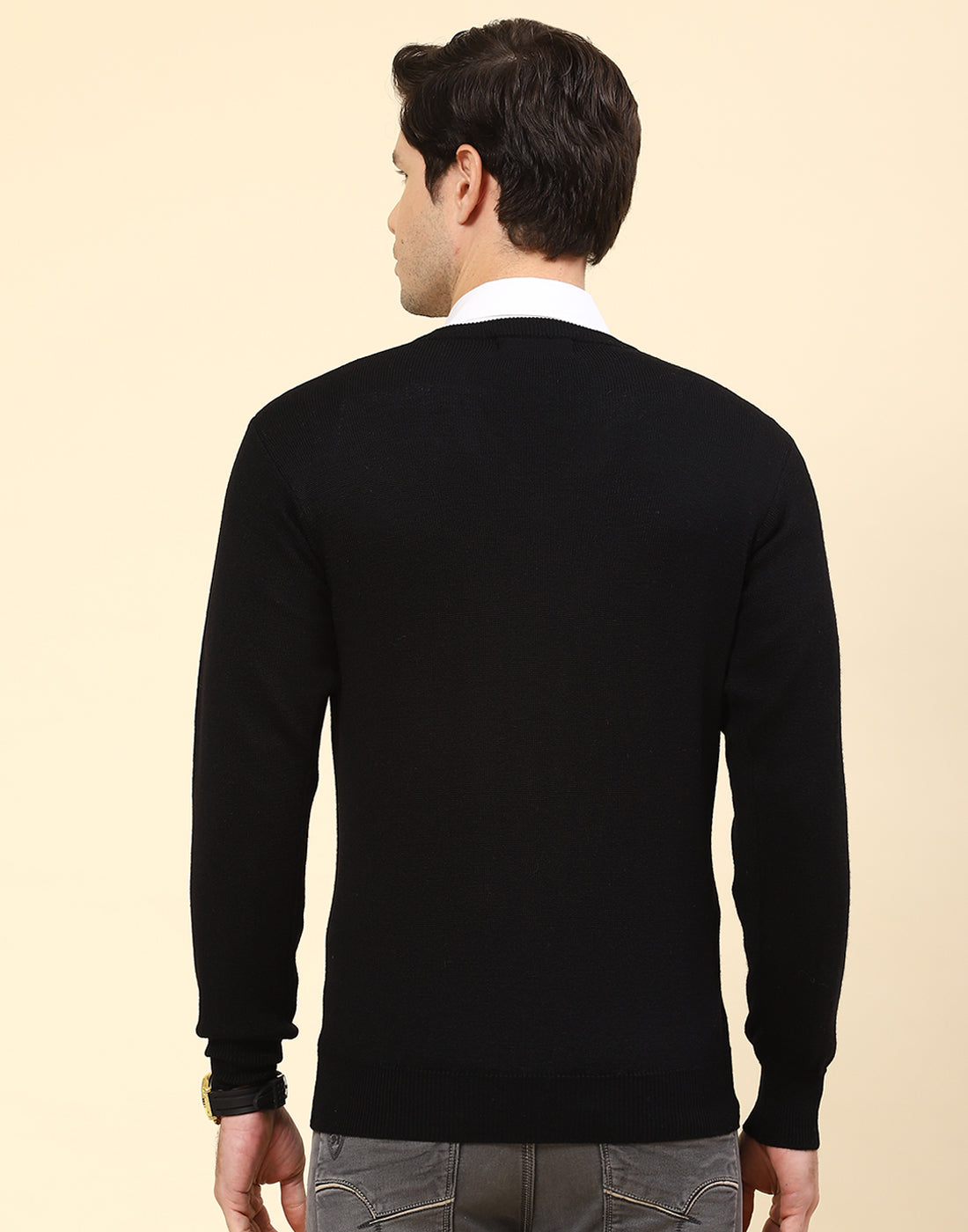 Men Black Solid V Neck Full Sleeve Pullover