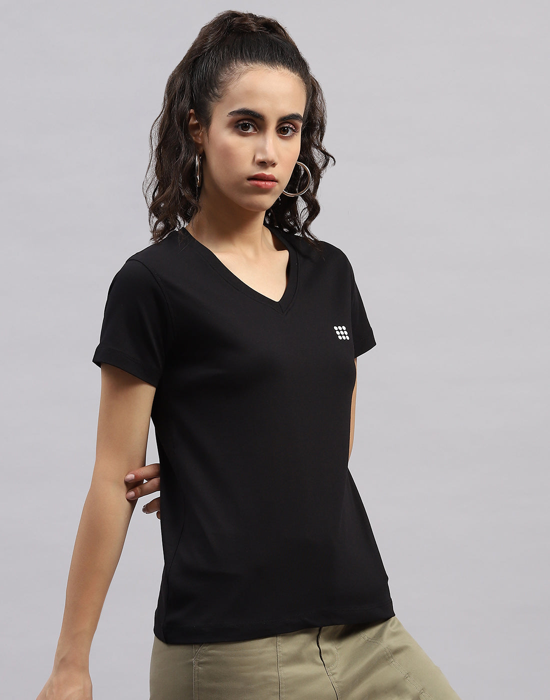 Women Black Solid V Neck Half Sleeve Top