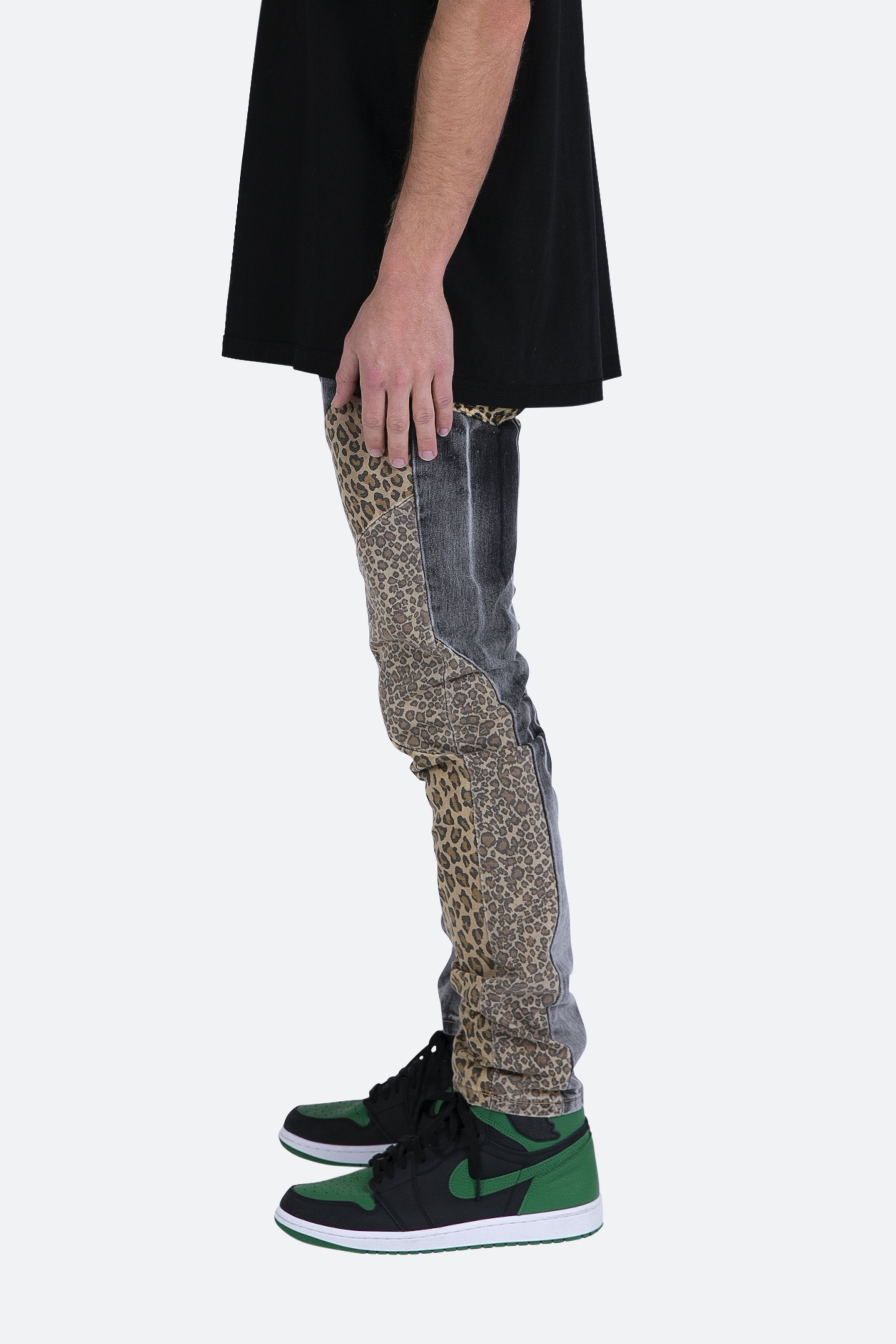 D422 Leopard Straight Denim - Black/Brown