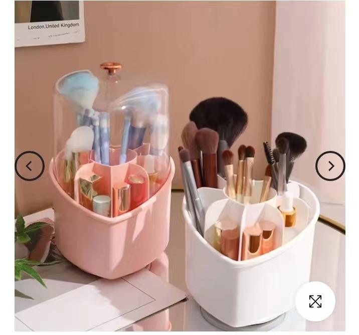 HEART SHAPE MAKEUP BRUSH ORGANIZER