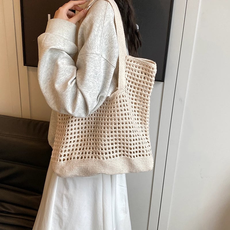 Women's Medium Knit Solid Color Basic Classic Style Hollow Square Open Shoulder Bag