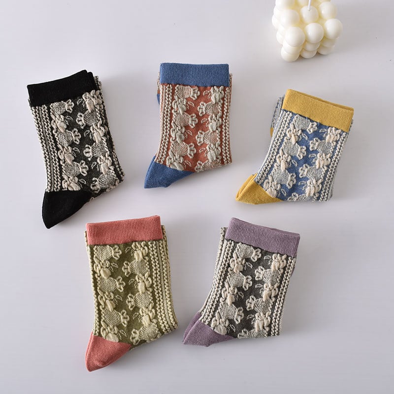 49%OFF-5 Pairs Women's Vintage Embossed Cotton Socks