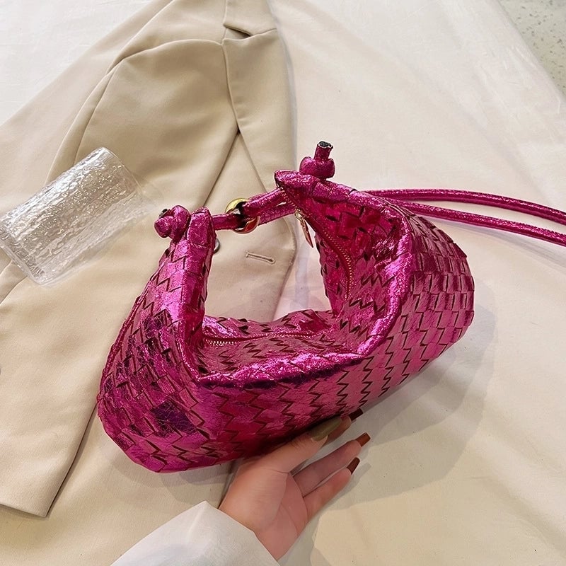 Women's Medium Pu Leather Solid Color Lingge Streetwear Dumpling Shape Zipper Crossbody Bag