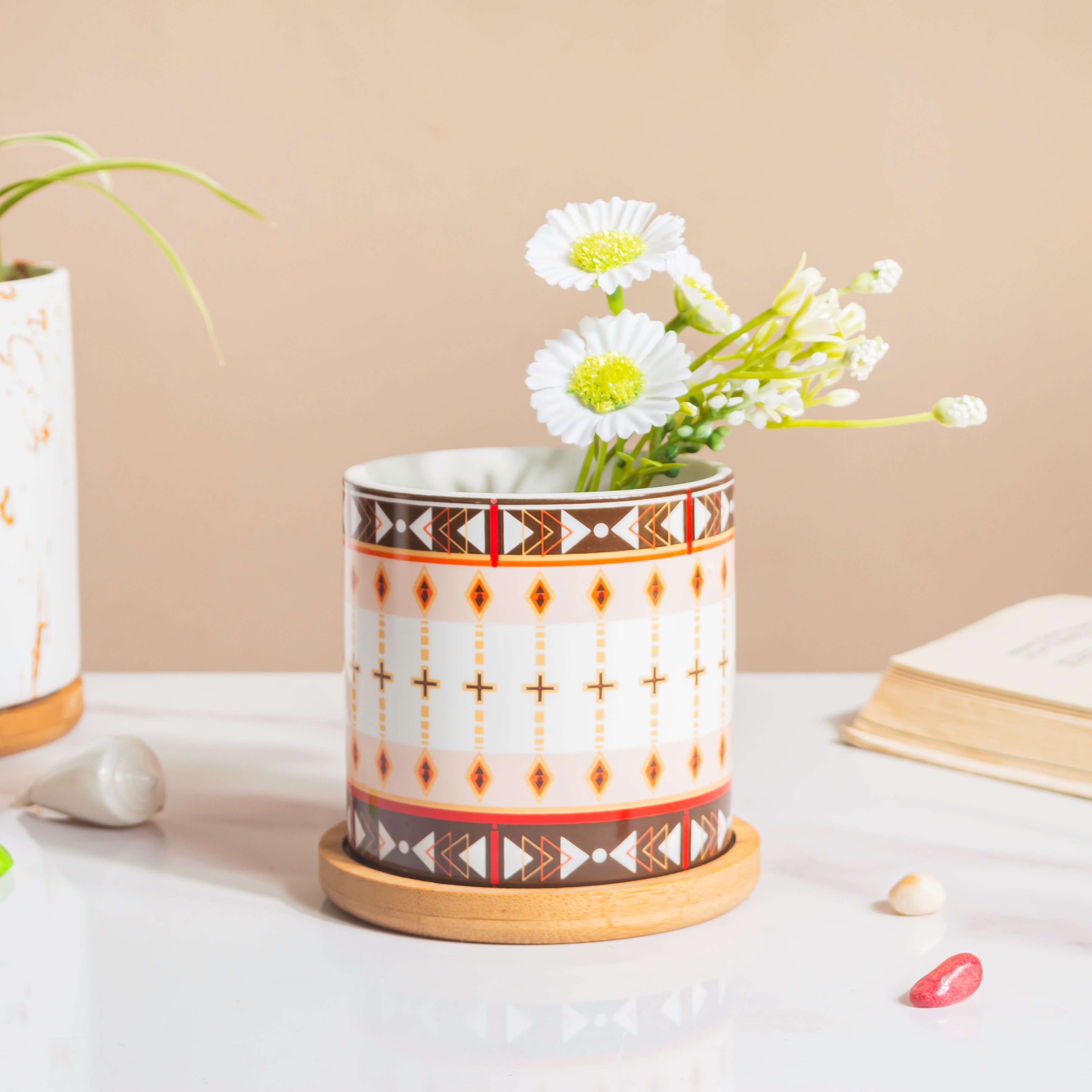 Noor Art Orange and Brown Planter With Wooden Coaster
