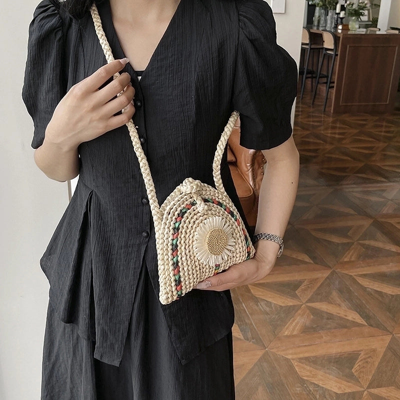 Women's Medium Straw Flower Butterfly Vacation Beach Weave Bucket Buckle Beach Bag