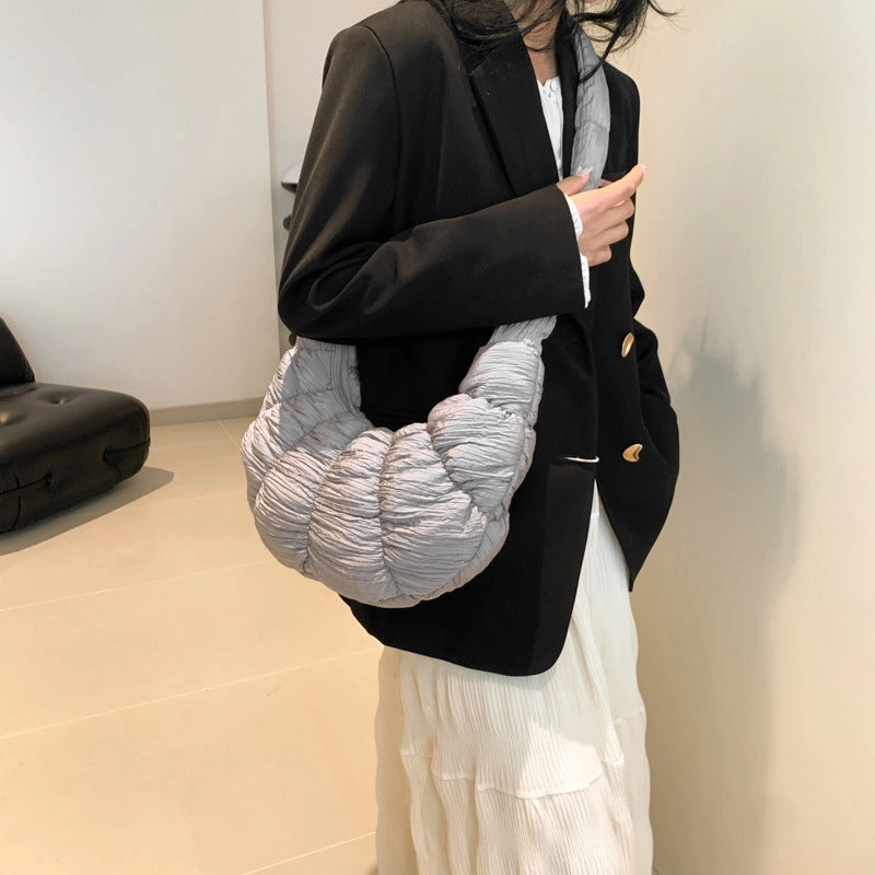 Women's Medium Nylon Solid Color Streetwear Zipper Cloud Shape Bag