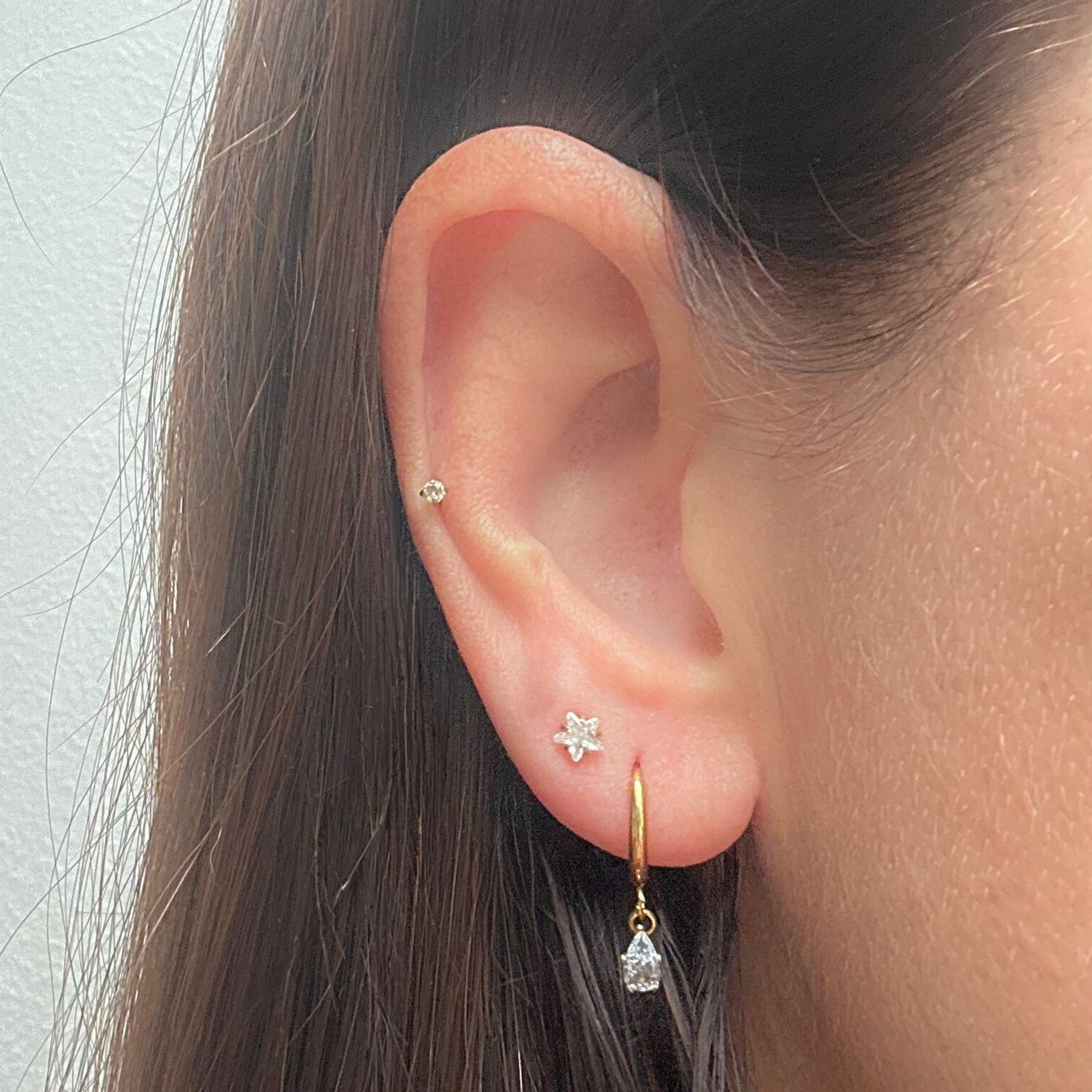 Dangled solitaire diamond style hoops - Gold