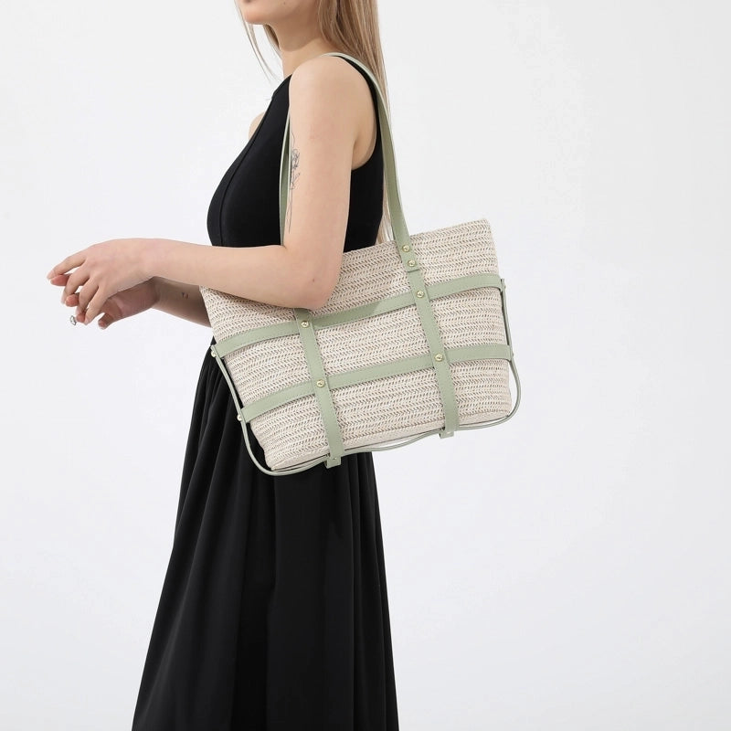 Women's Medium Straw Solid Color Beach Classic Style Weave Zipper Tote Bag