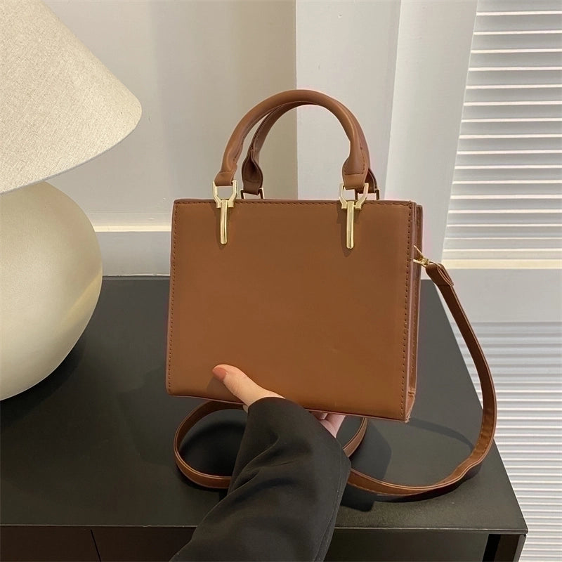 Women's Pu Leather Solid Color Vintage Style Classic Style Square Zipper Shoulder Bag