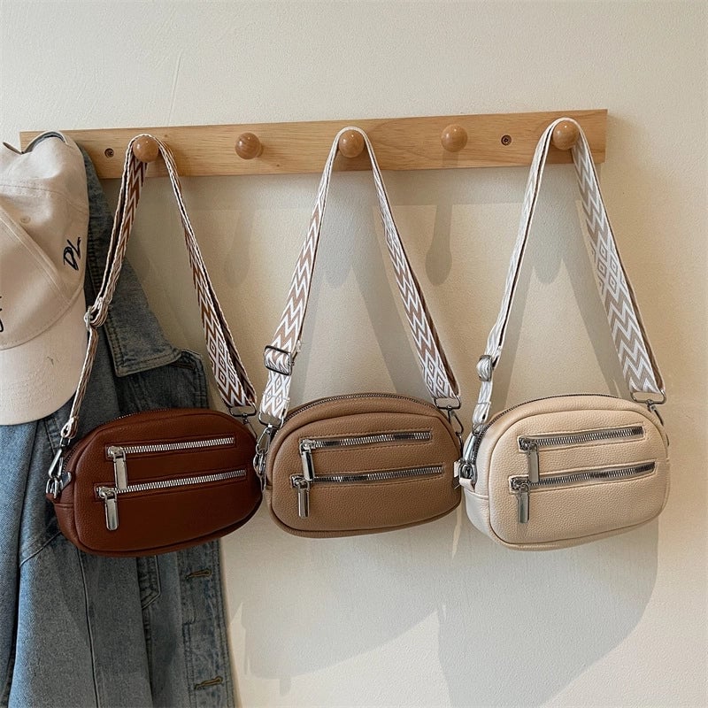 Women's PU Solid Color Elegant Basic Streetwear Sewing Thread Square Zipper Shoulder Bag