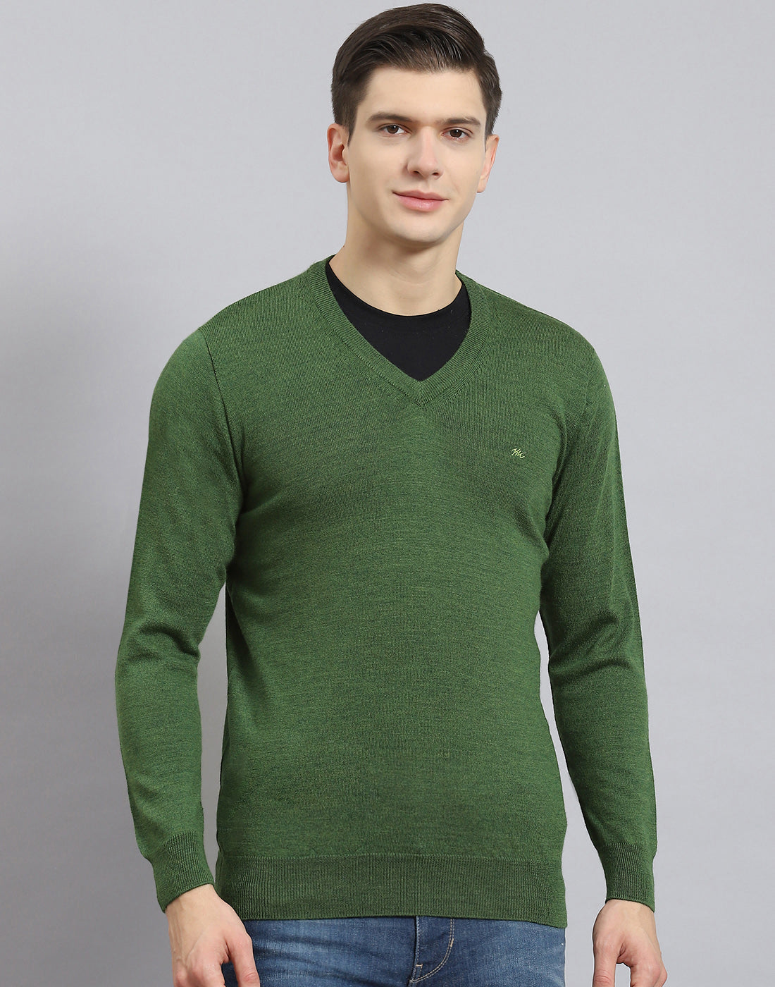 Men Green Solid V Neck Full Sleeve Pullover