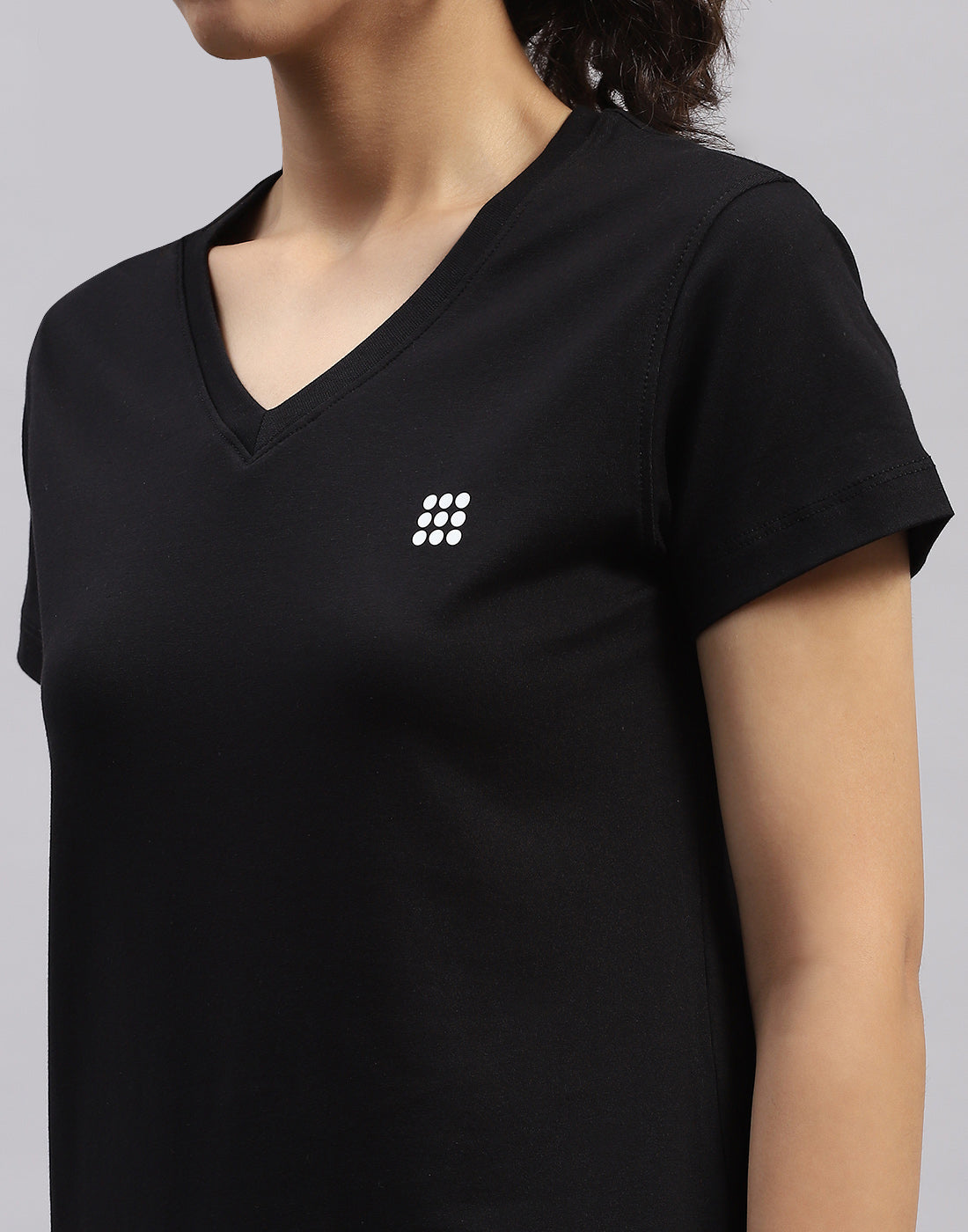 Women Black Solid V Neck Half Sleeve Top