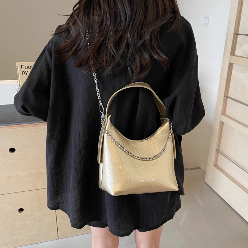 Women's Medium Pu Leather Solid Color Classic Style Streetwear Sewing Thread Pillow Shape Magnetic Buckle Crossbody Bag
