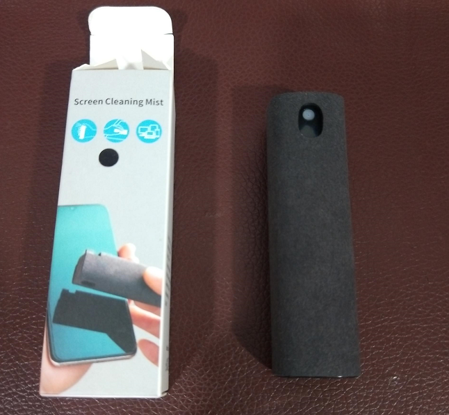 Mobile phone screen cleaner. Artifact storage. Built-in portable mobile phone screen cleaner kit