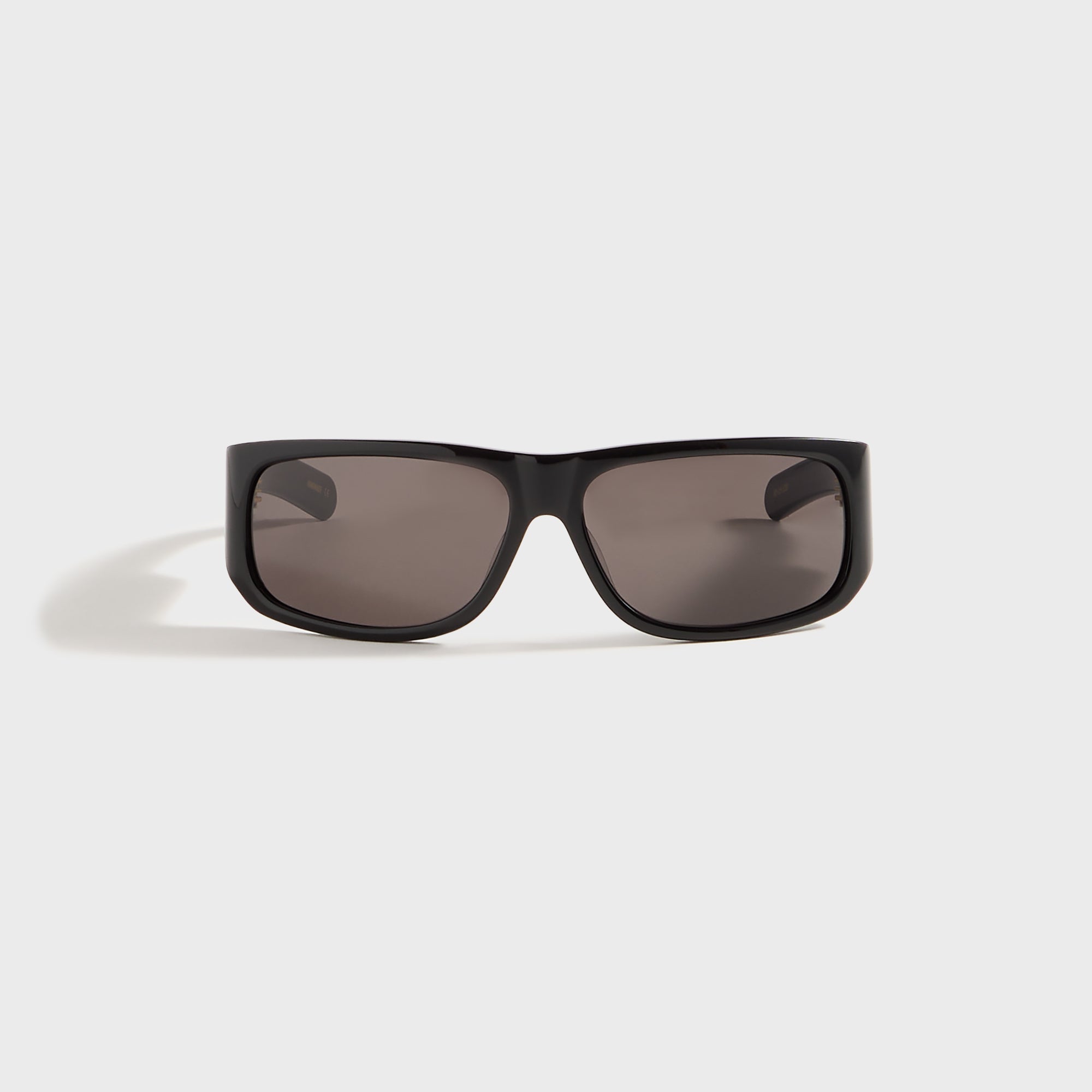 Flatlist April - Solid Black / Solid Black Lens