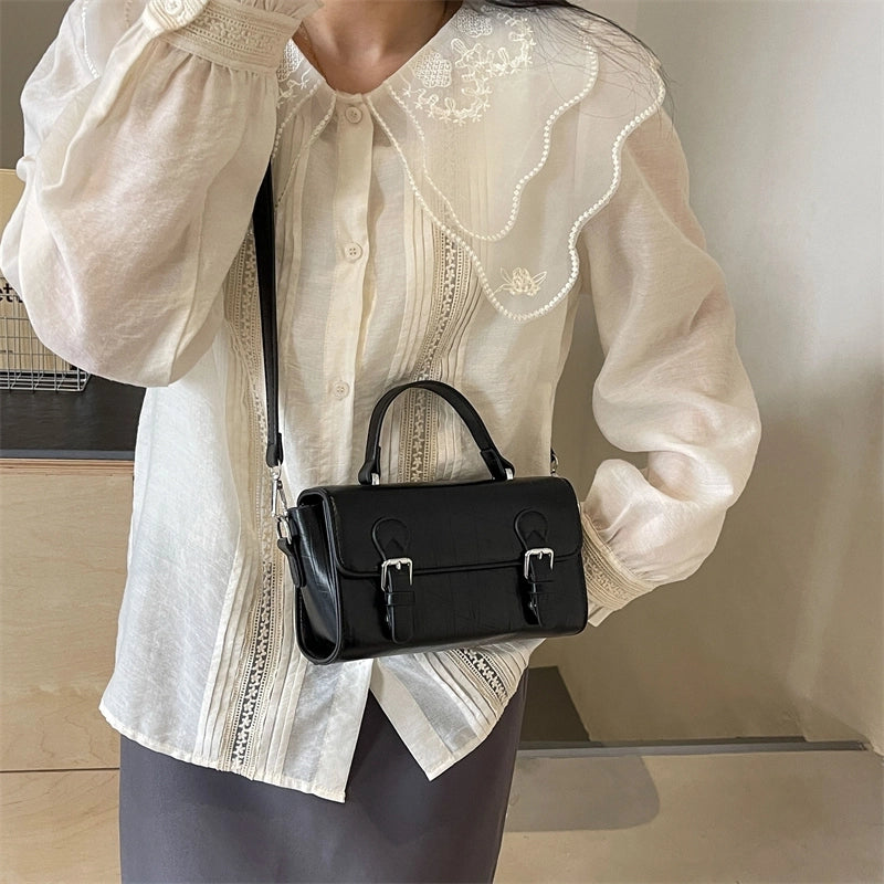 Women's Pu Leather Solid Color Classic Style Sewing Thread Zipper Flip Cover Handbag Crossbody Bag