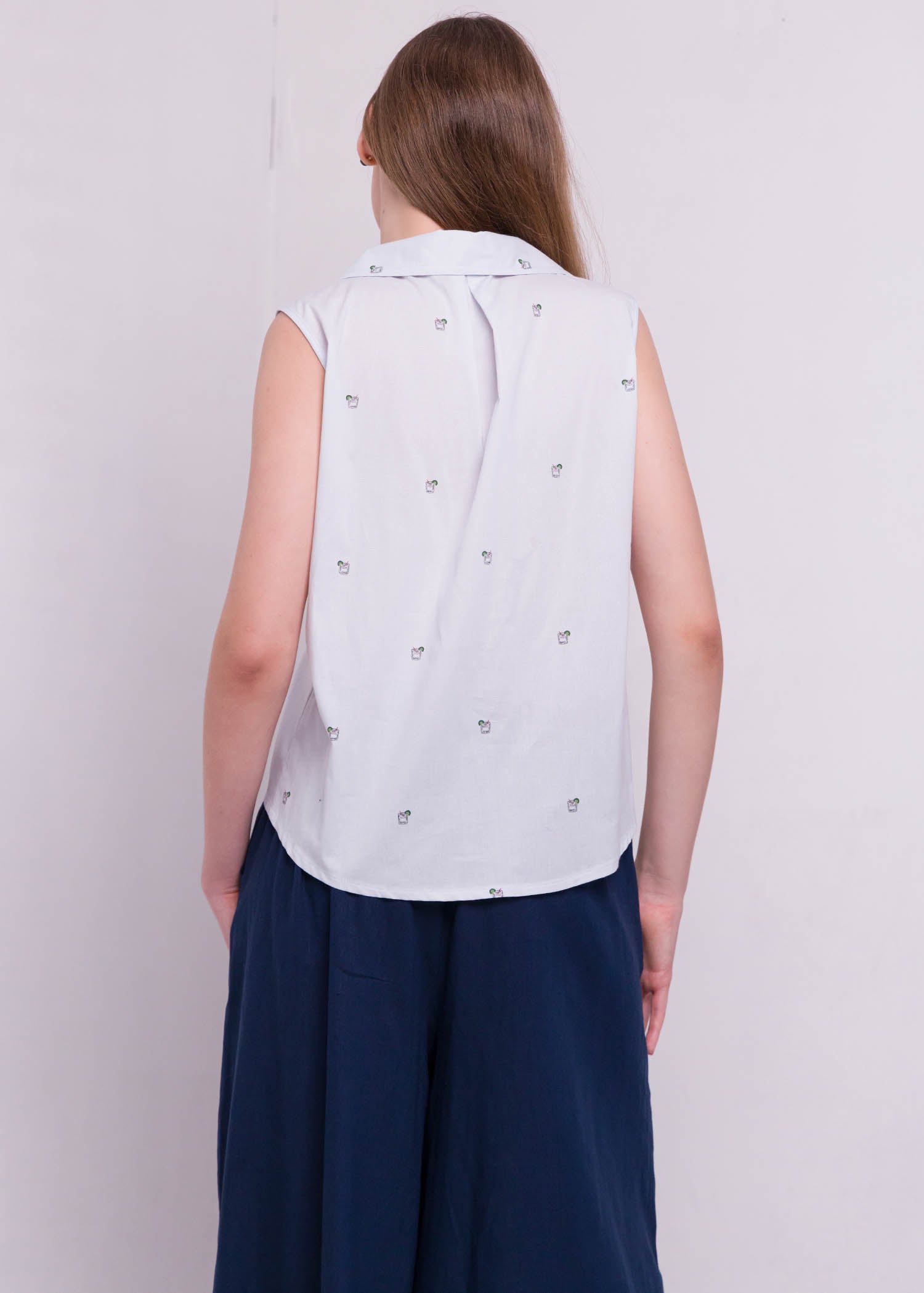 Sleeveless Cuban Collar Crop Shirt