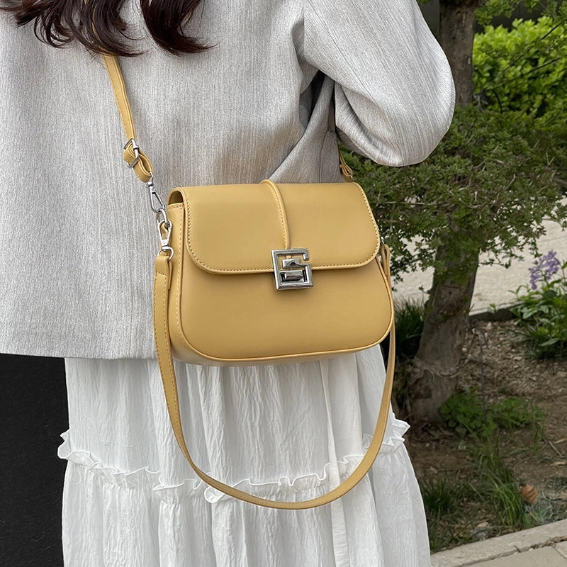 Women's Medium Pu Leather Solid Color Vintage Style Classic Style Square Magnetic Buckle Shoulder Bag