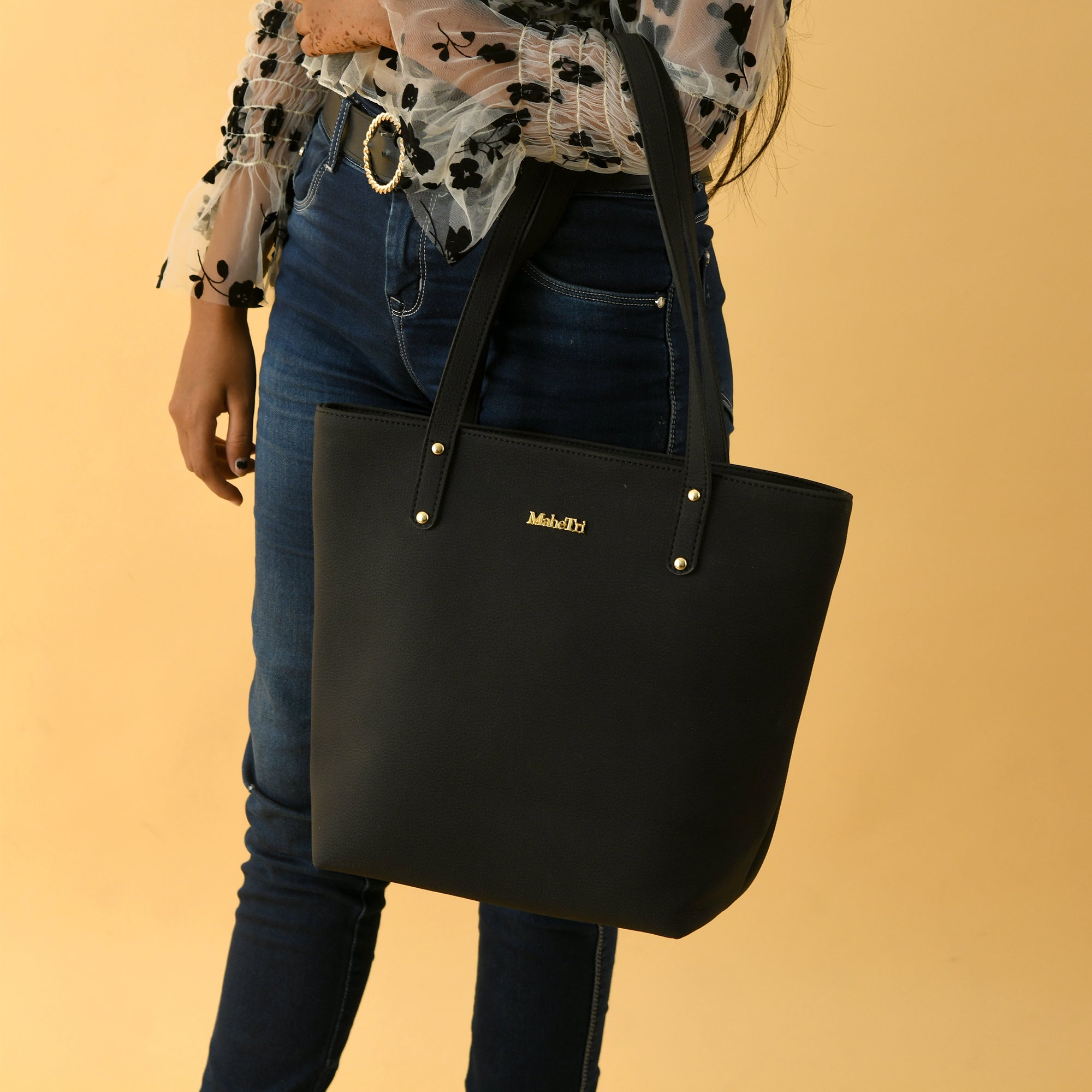 Era Vegan Leather Tote- Midnight Black