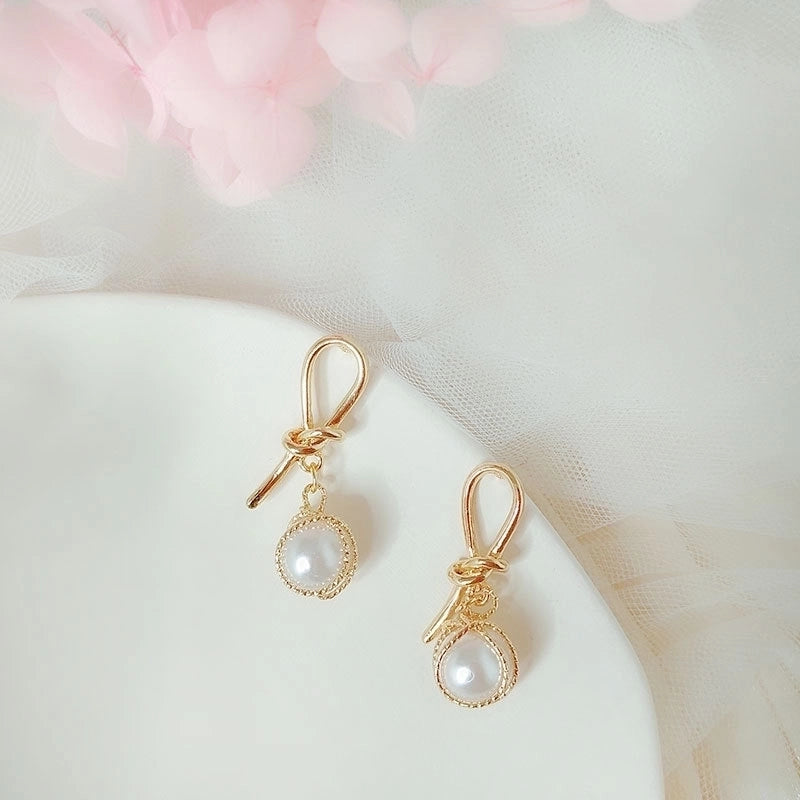 1 Pair Fashion Flower Butterfly Bow Knot Inlay Alloy Artificial Pearls Rhinestones Shell Earrings