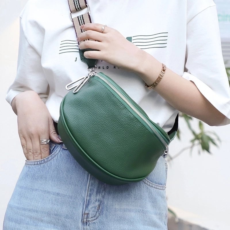 Medium All Seasons Leather Solid Color Fashion Square Zipper Saddle Bag
