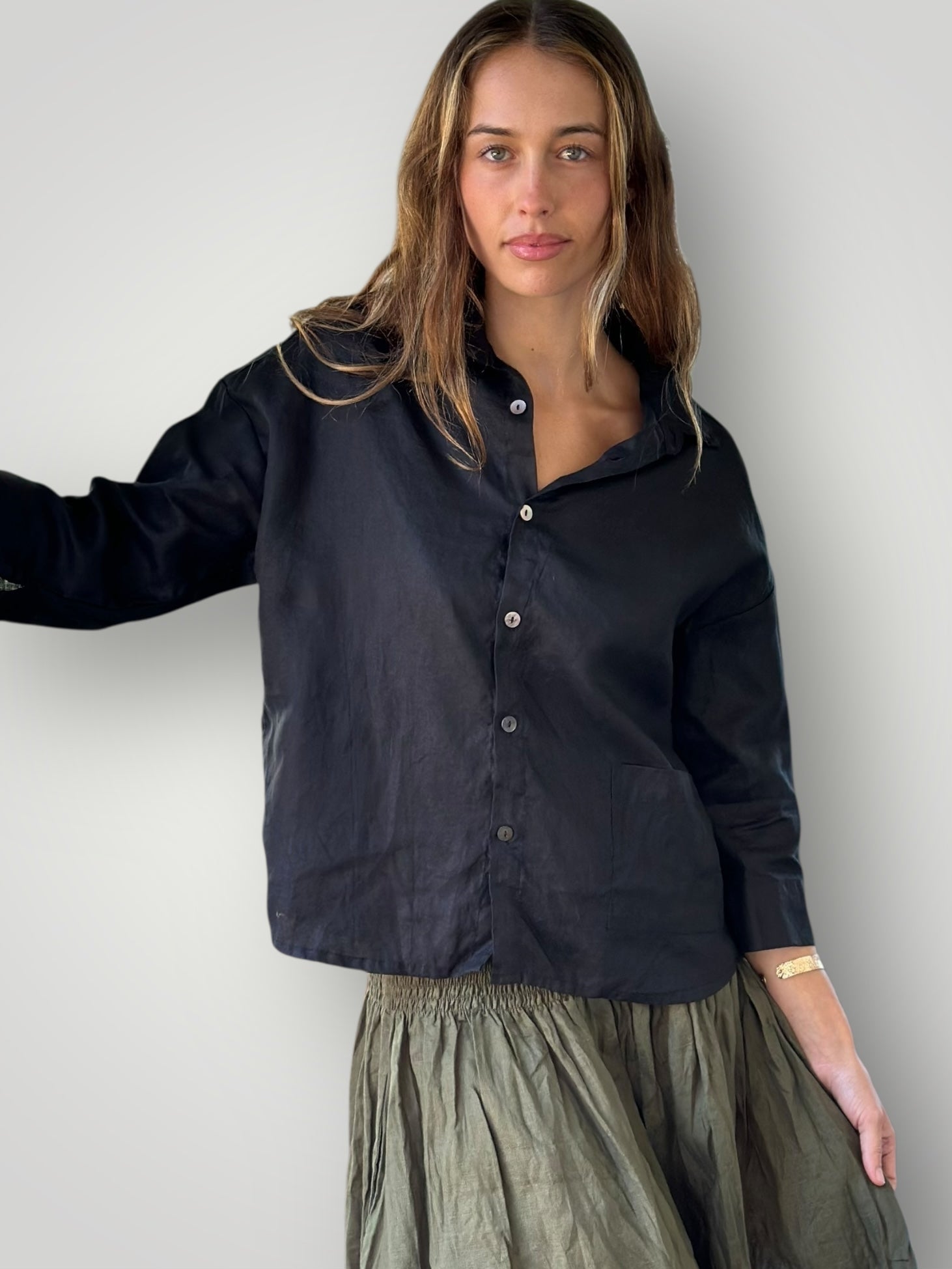 deanna shirt  - black linen
