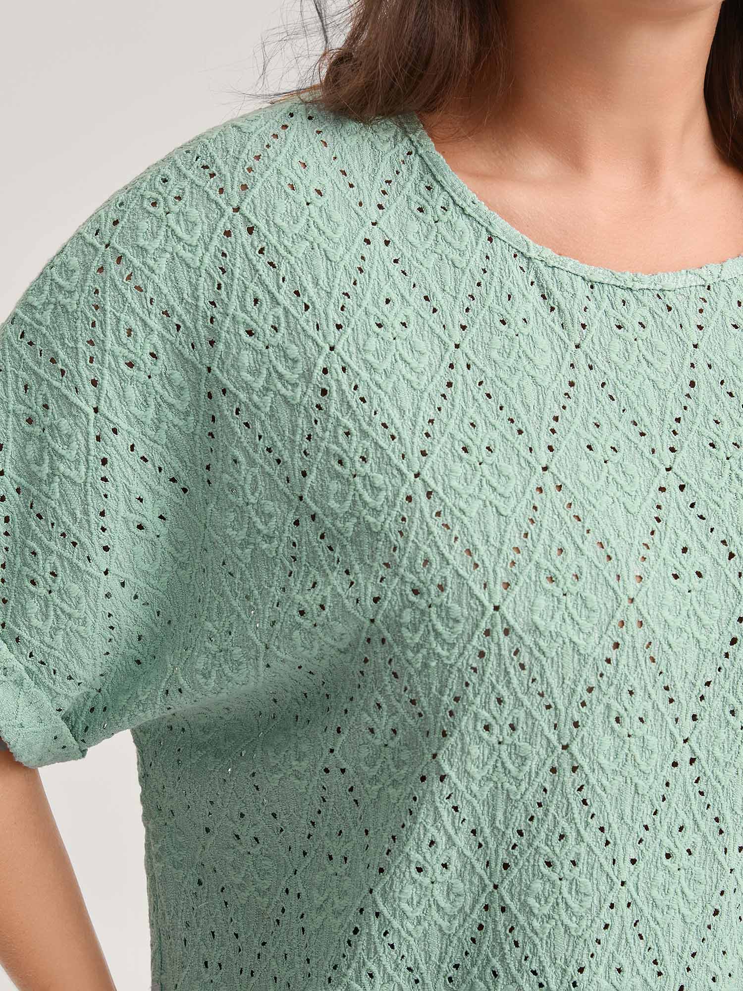 Textured Round Neck Solid Knit Top