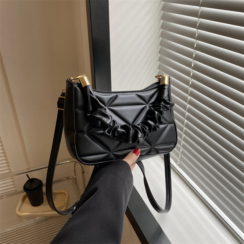 Women's Pu Leather Solid Color Cute Pillow Shape Zipper Shoulder Bag Crossbody Bag