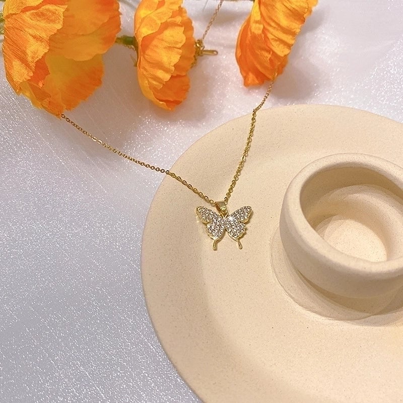 Titanium Steel Lady Inlay Heart Shape Flower Artificial Gemstones Pendant Necklace
