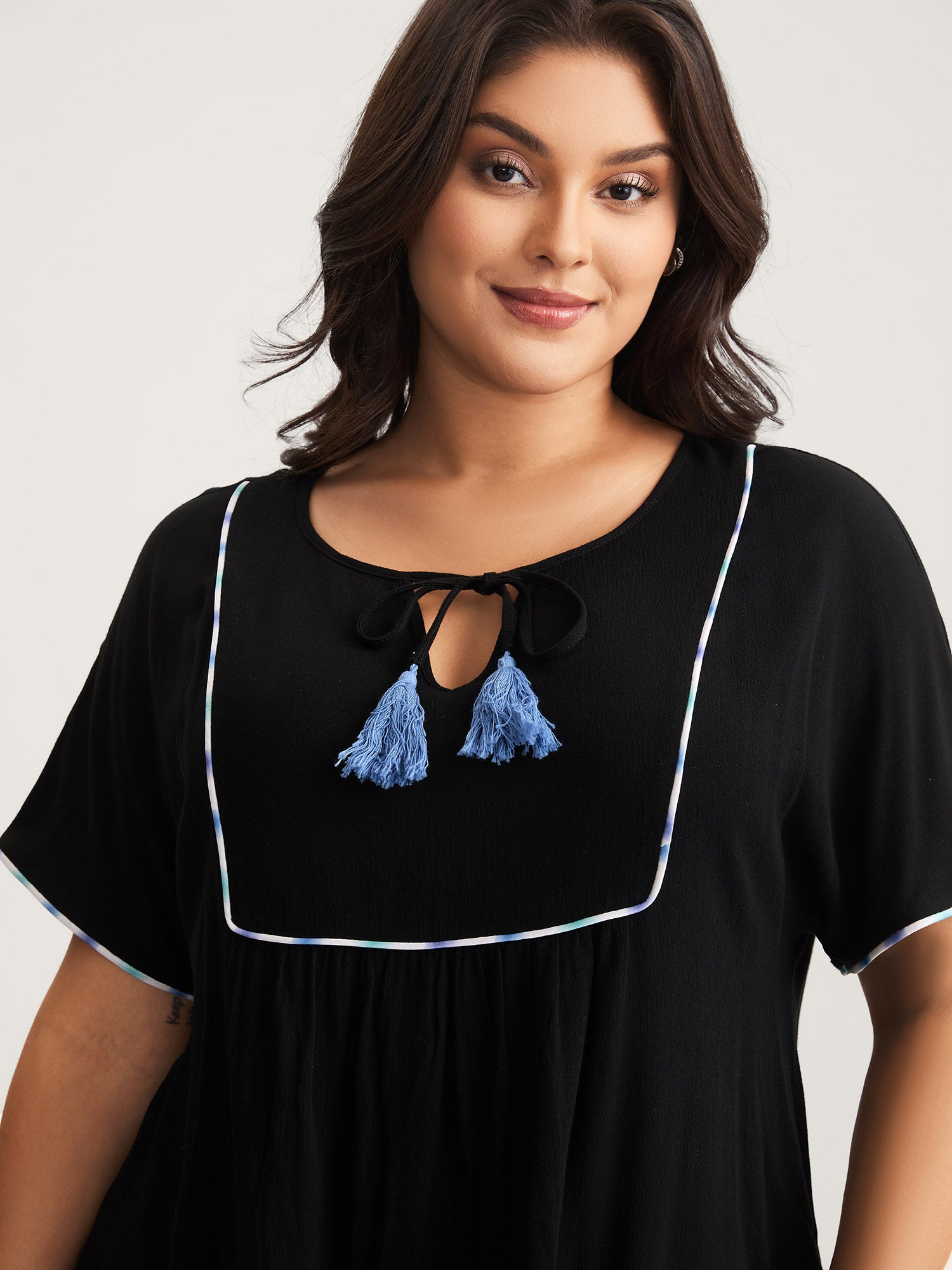 Textured Color Contrast Tassels Blouse