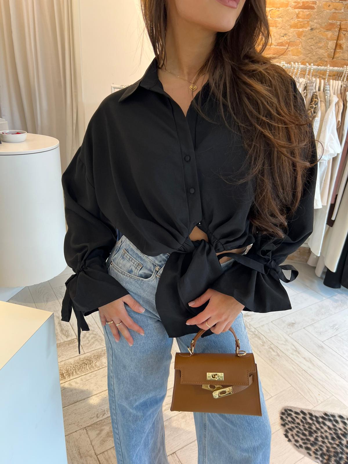 Charlie cropped blouse black