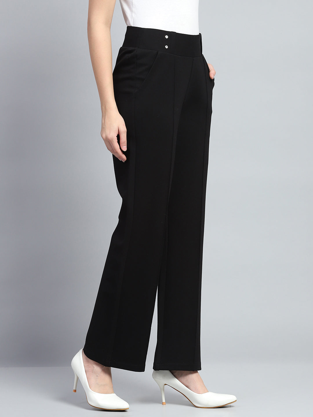 Women Black Solid Regular Fit Trouser