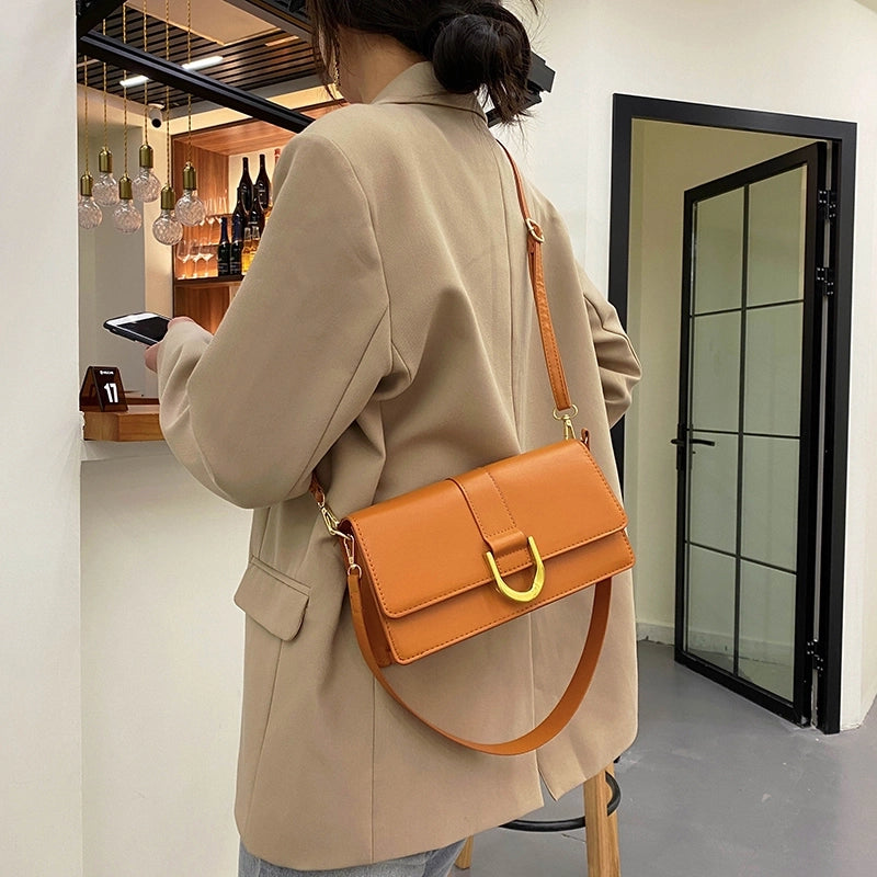 Women's Medium Pu Leather Solid Color Classic Style Streetwear Sewing Thread Square Lock Clasp Underarm Bag