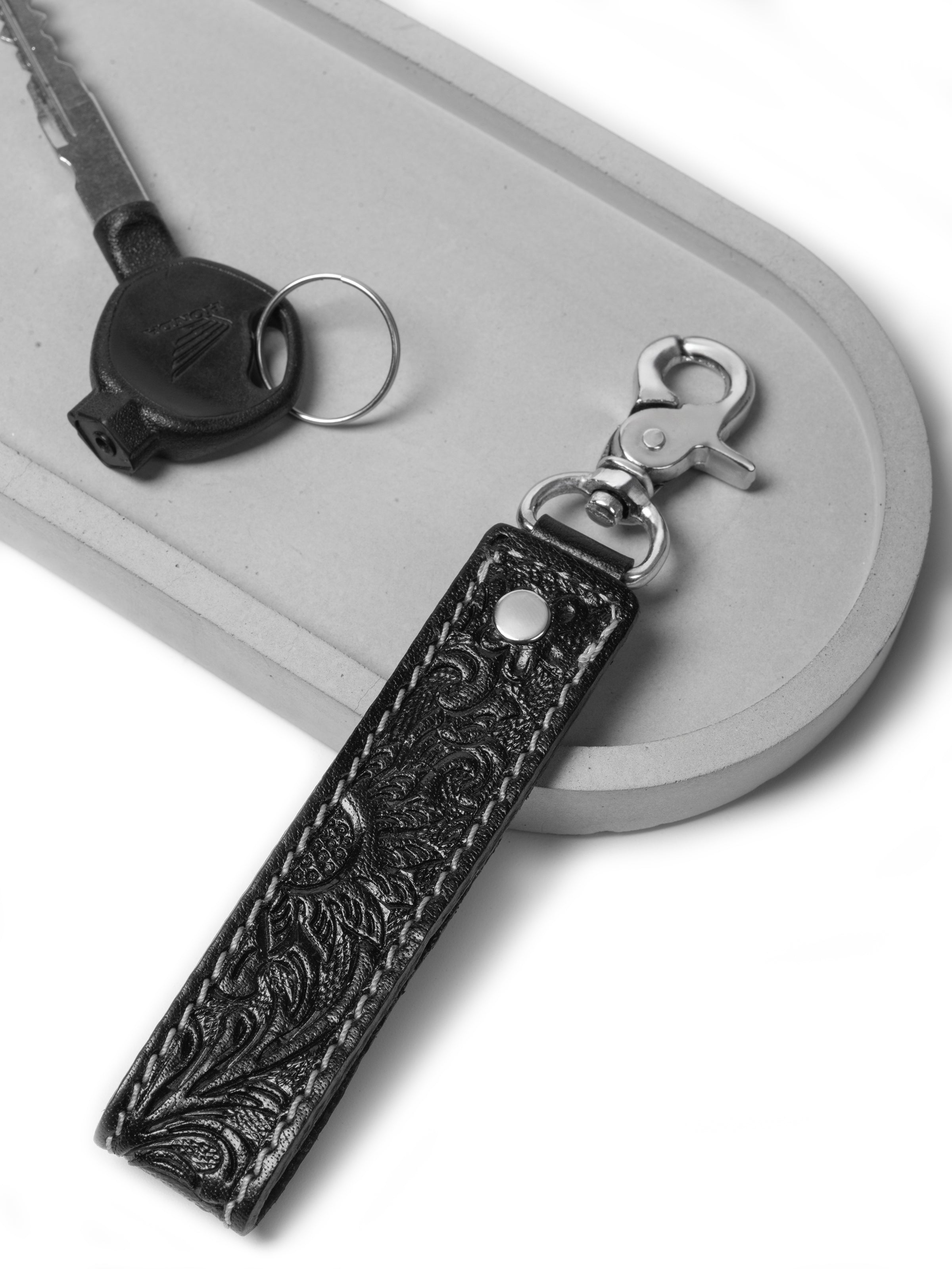 Designer Loop Leather Keychain - Black