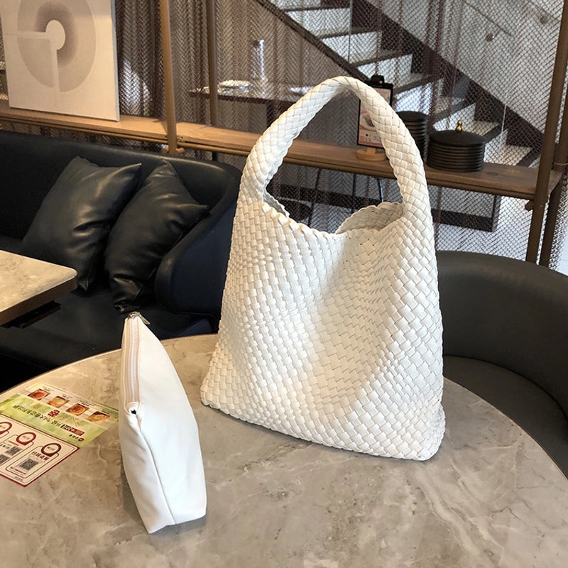 Women's Pu Leather Solid Color Classic Style Weave Bucket Magnetic Buckle Shoulder Bag