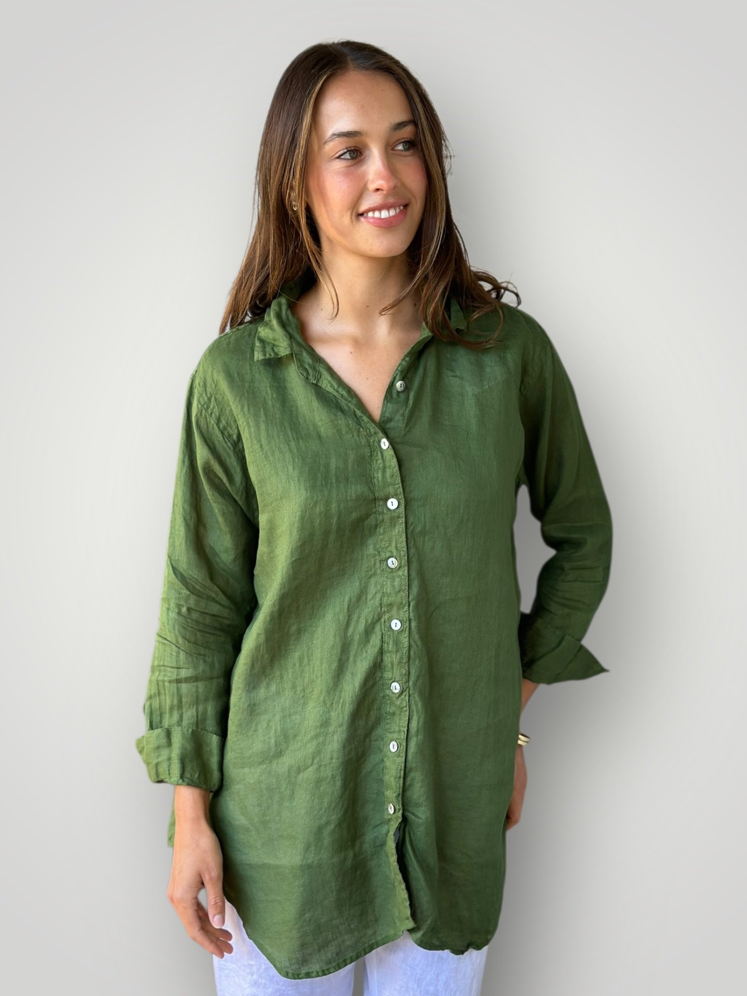 skyla shirt - moss linen