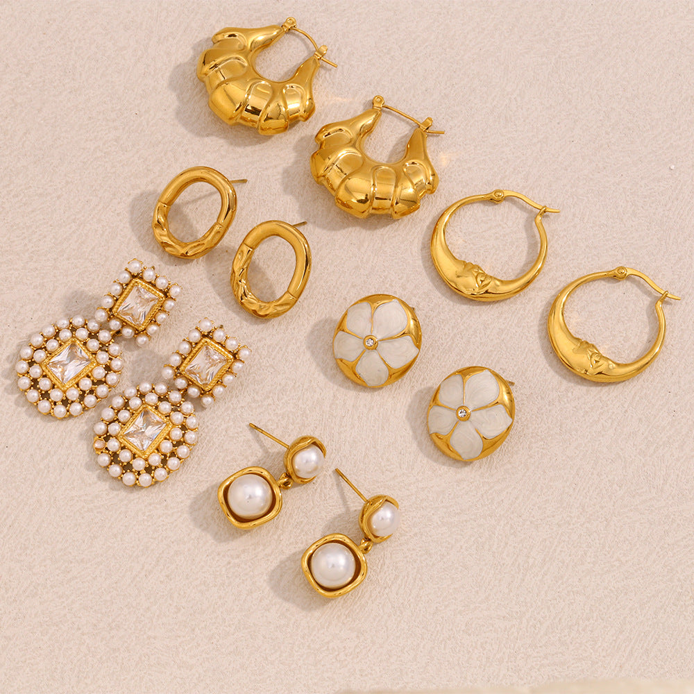Simple And Versatile Design Stainless Steel Plated With 18K Gold Three-Dimensional Hollow Flower Oval Pearl Zircon
