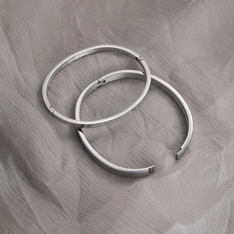 Minimalist Geometric Solid Color 304 Stainless Steel Gold Plated Bangle In Bulk
