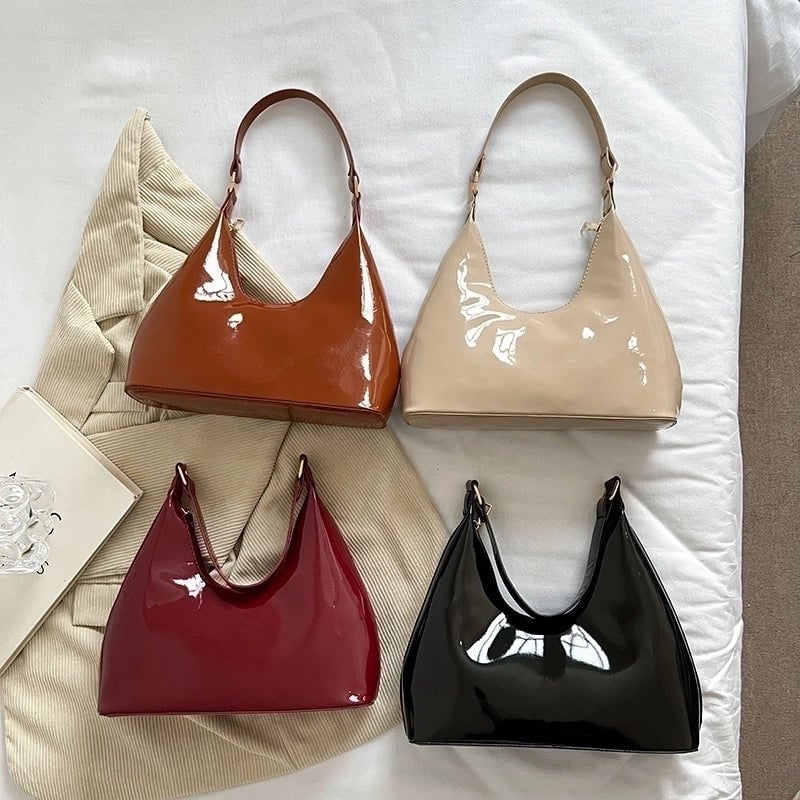 Women's Small Pu Leather Solid Color Streetwear Pillow Shape Zipper Underarm Bag