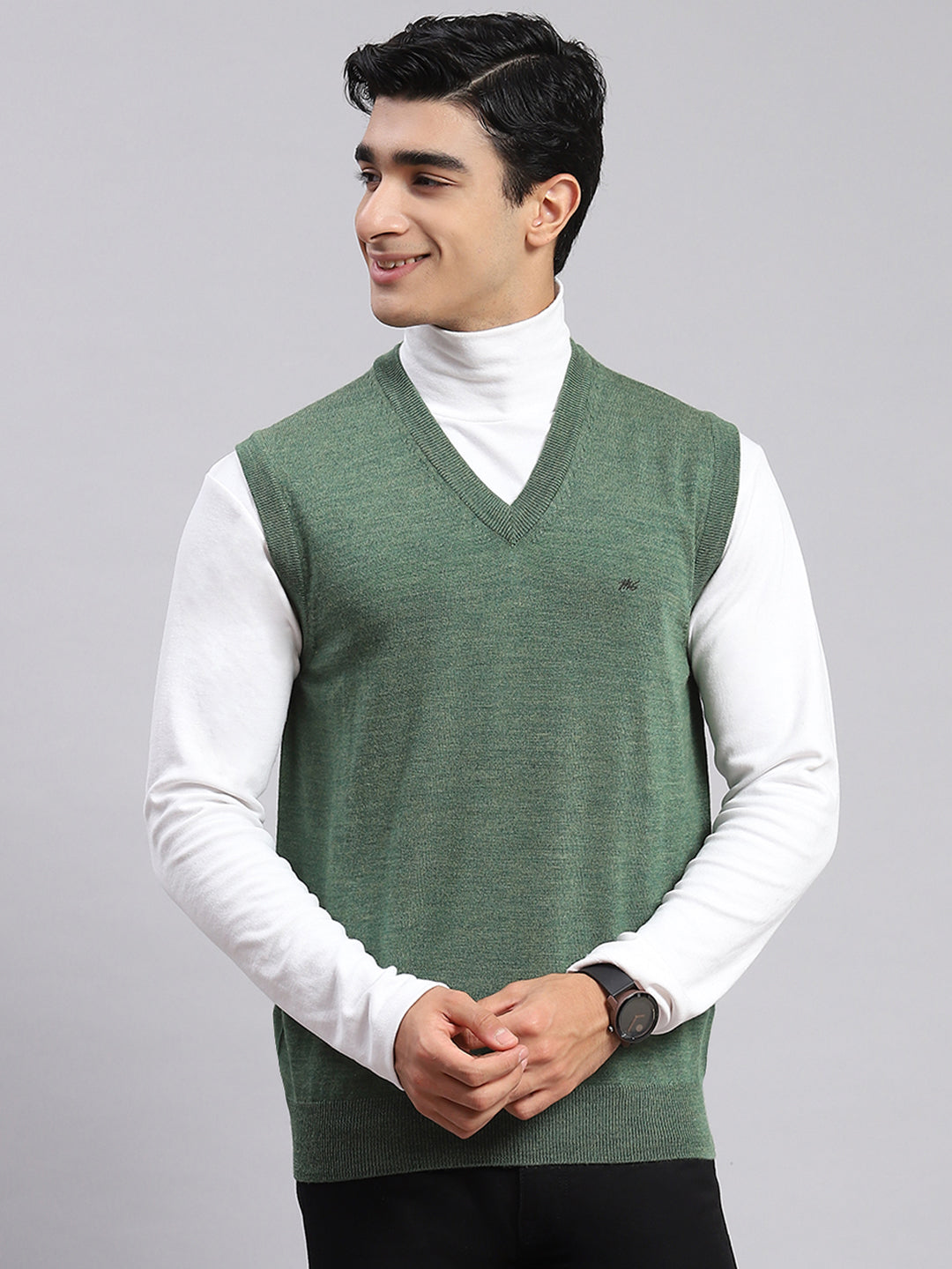 Men Green Solid V Neck Sleeveless Sweater